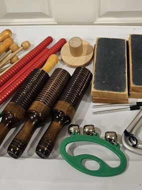 Vintage Montisorri Musical Instruments